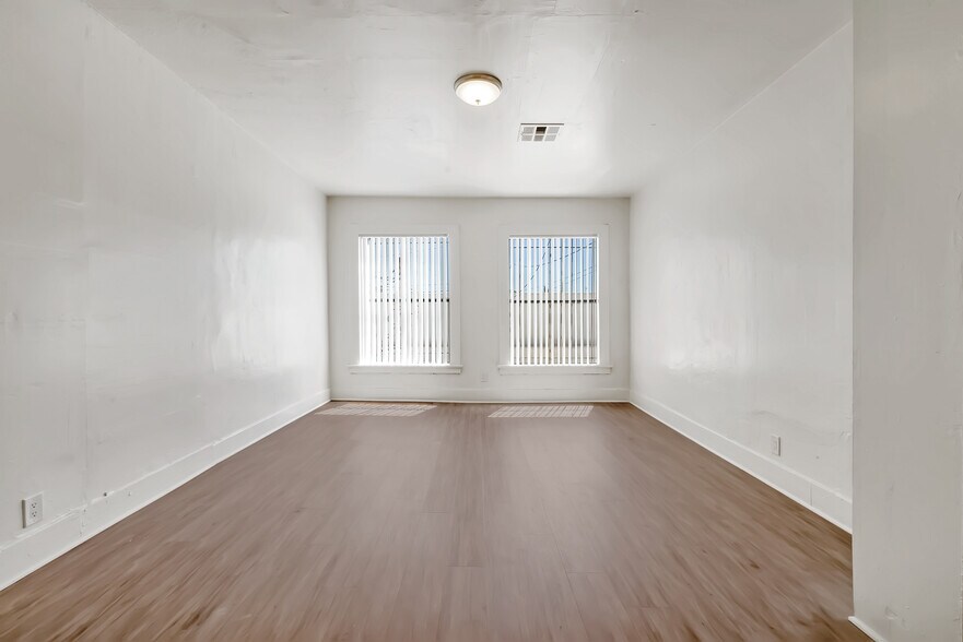 More Photos Of 800-808 N Avalon Blvd, Wilmington Storefront Retail Office For Lease