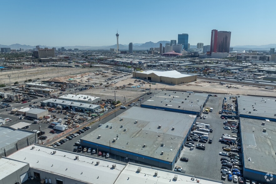 More Photos Of 3120 Sirius Ave, Las Vegas Warehouse For Lease