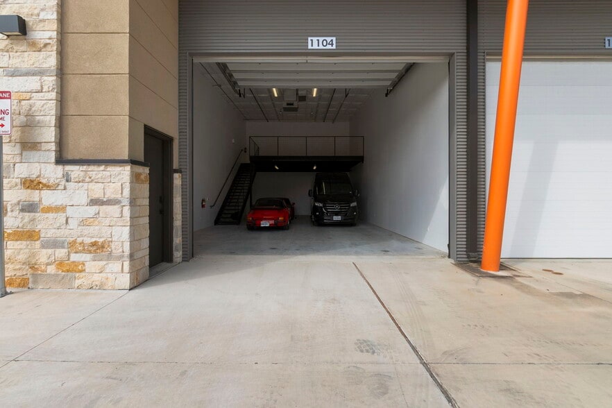 More Photos Of 7231 Stonewall Bnd, San Antonio Self Storage For Sale