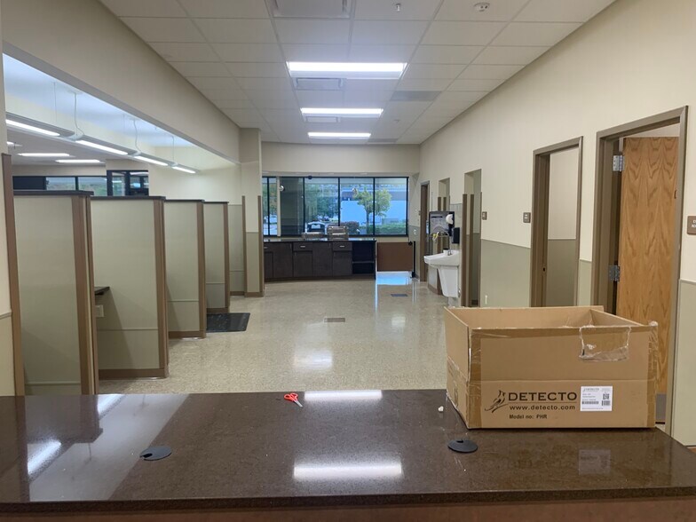 More Photos Of 694-760 Crescent St, Brockton Storefront For Lease