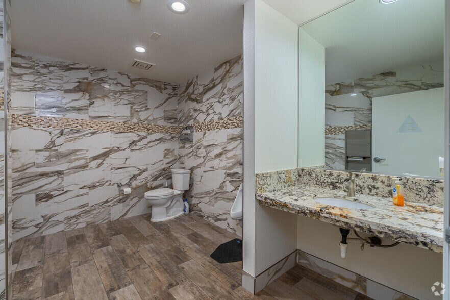 More Photos Of 10304 Placer Ln, Sacramento Office For Lease