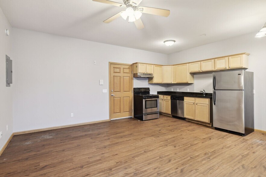 More Photos Of 137 E 17th St, Minneapolis Apartments For Sale
