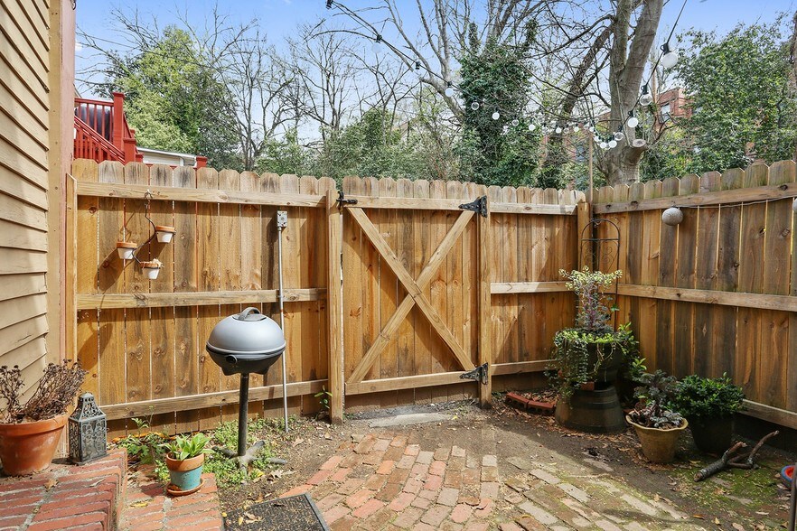 More Photos Of 323 4th St NE, Atlanta Apartments For Sale