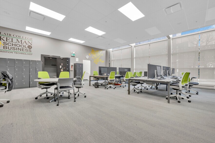 More Photos Of 1 Riverside Dr W, Windsor Office For Lease