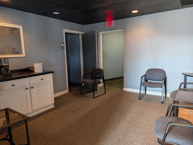 More Photos Of 400 Blackburn St, Ripon Specialty For Sale