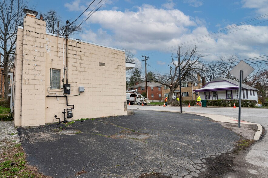 More Photos Of 1917 Sutton Ave, Cincinnati Freestanding For Sale