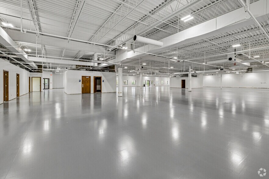 More Photos Of 343 E 82nd St, Chaska Warehouse For Sale
