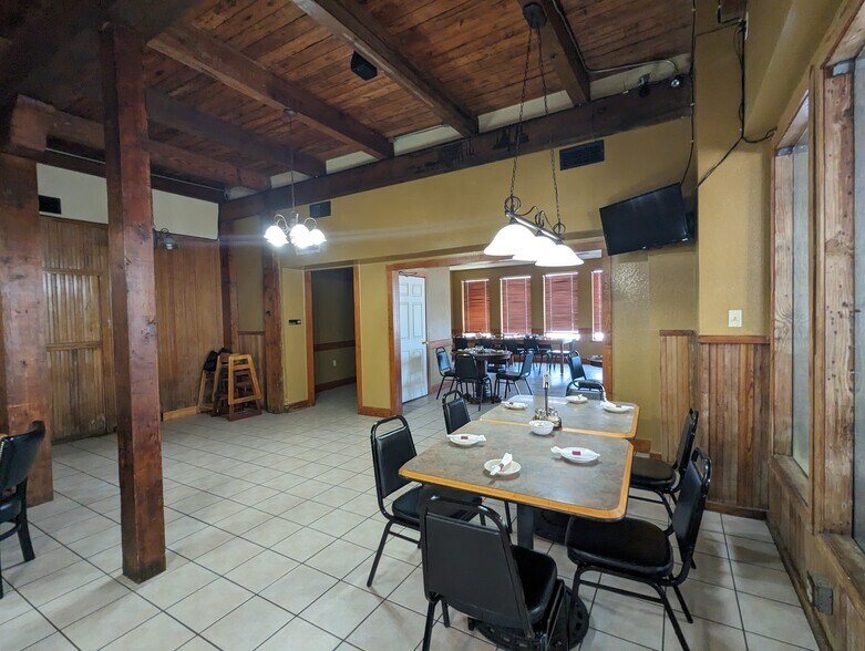 More Photos Of 11261 Highway 12, Orange Freestanding For Sale