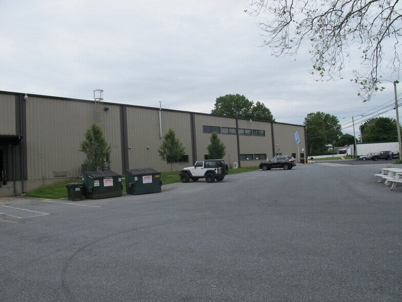 More Photos Of 425 E Front St, Lititz Warehouse For Lease