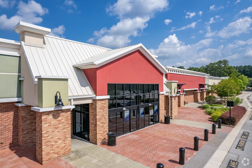 More Photos Of 300-612 Crosstown Dr, Peachtree City General Retail For Sale