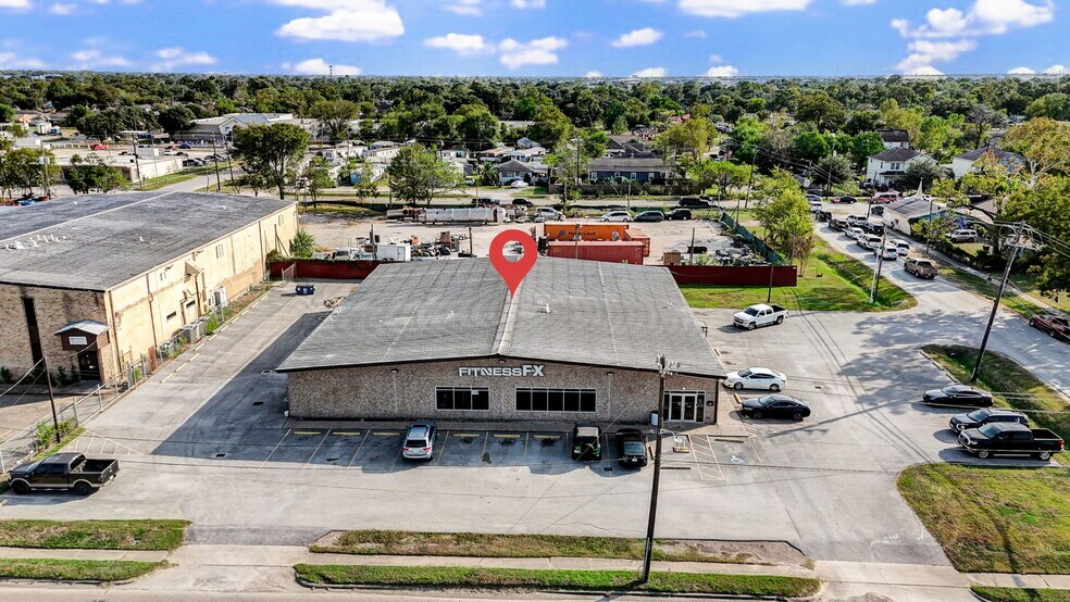 More Photos Of 7510 Lawndale St, Houston Warehouse For Sale