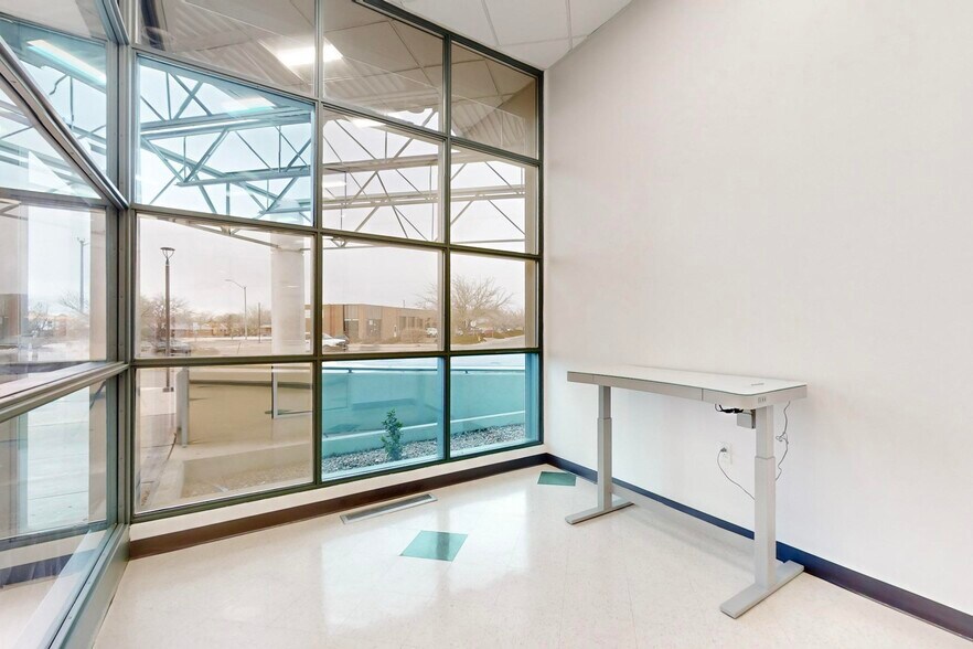 More Photos Of 6410 Gibson Blvd SE, Albuquerque Bank For Sale