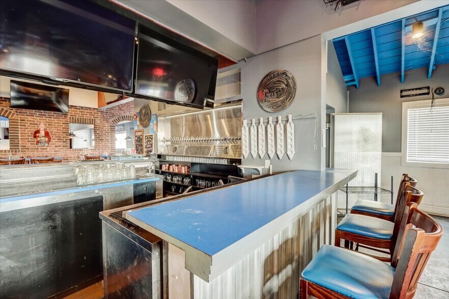 More Photos Of 10950 W Good Hope Rd, Milwaukee Restaurant For Sale