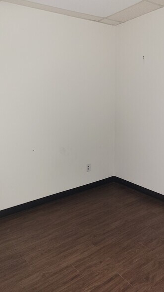 More Photos Of 6104 S 1st St, Austin Medical For Lease