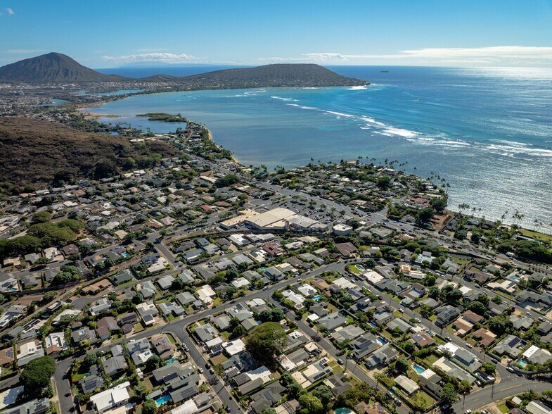 More Photos Of 549 Halemaumau St, Honolulu Restaurant For Sale