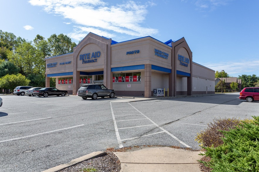Primary Photo Of 399 New London Rd, Newark Drugstore For Sale