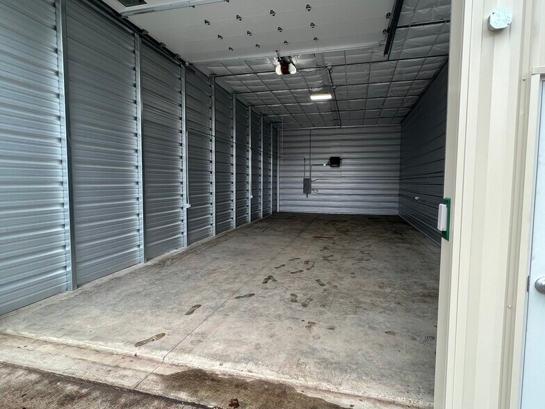 More Photos Of 7646 Conifer Ct, De Forest Warehouse For Lease