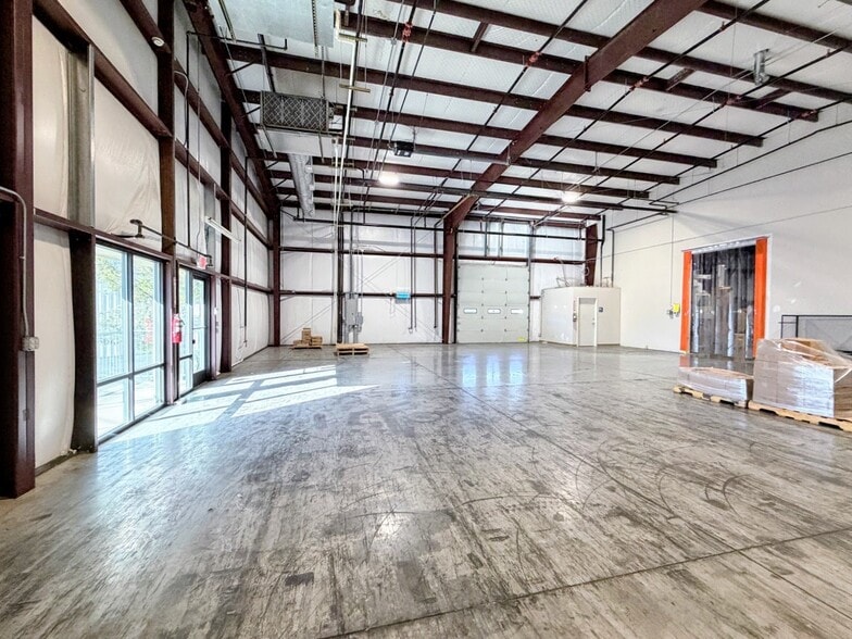 More Photos Of 688 Tolman Creek Rd, Ashland Refrigeration Cold Storage For Lease