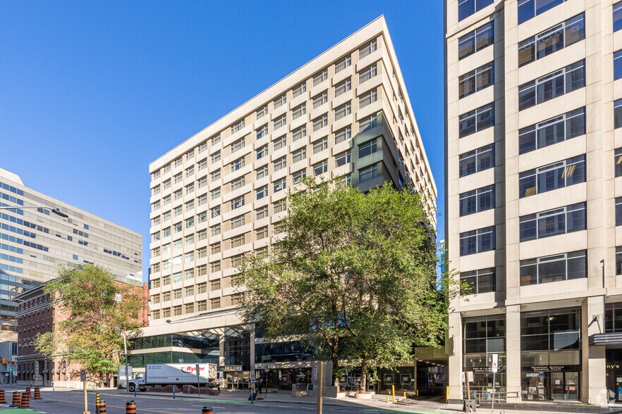 More Photos Of 161 Laurier Ave W, Ottawa Hospitality For Lease