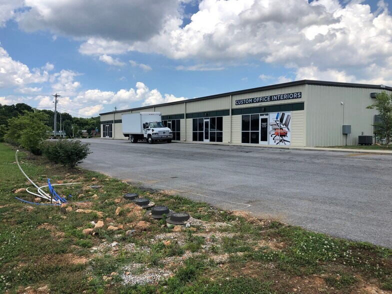 Primary Photo Of 176 New Porter Pike Rd, Bowling Green Service For Lease