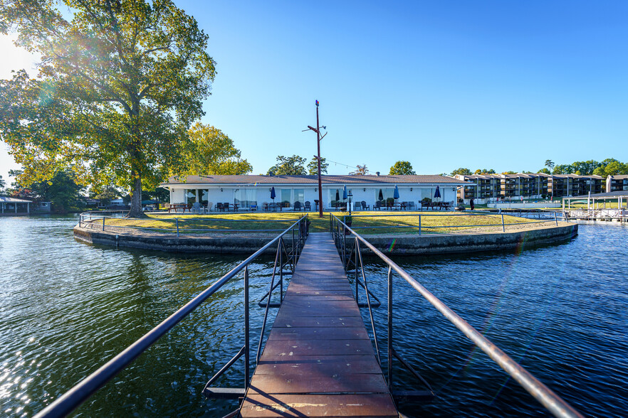 Primary Photo Of 260 Lake Hamilton Dr, Hot Springs Hotel For Sale