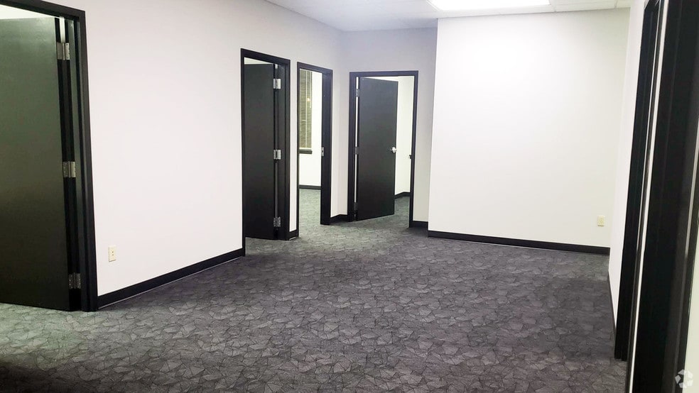 More Photos Of 1000 W Saint Joseph St, Lansing Medical For Lease