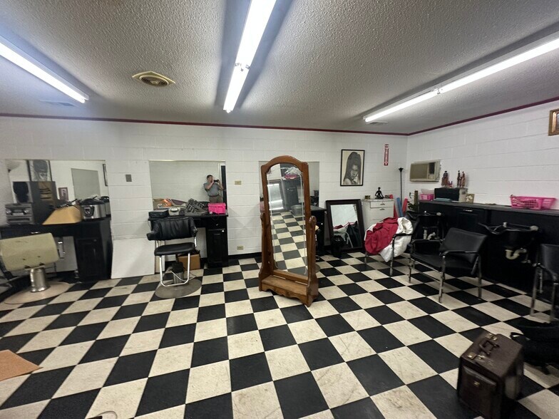 More Photos Of 3314 Millbranch Rd, Memphis Flex For Sale