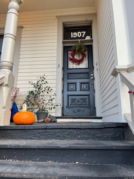 More Photos Of 1905 10th St, Sacramento Apartments For Sale