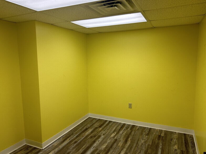 More Photos Of 200 Mission Rd, Palatka Medical For Sale