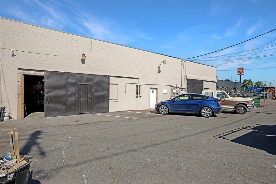 More Photos Of 200 N Cherokee Ln, Lodi Storefront For Sale