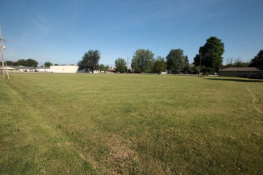 More Photos Of 0 Broadway St, Fortville Land For Sale