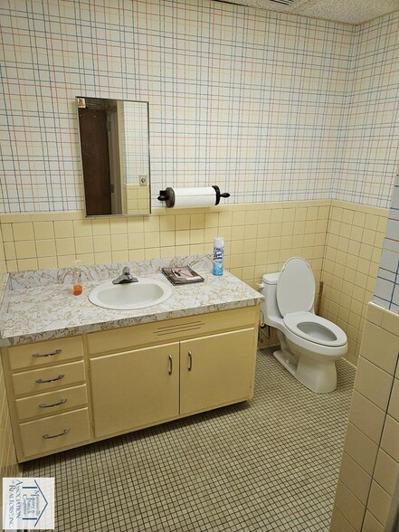 More Photos Of 2611 Riverside Dr, Bassett Office For Sale