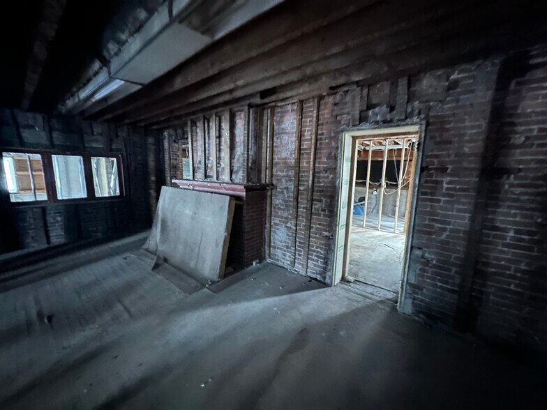 More Photos Of 2250 Military Rd, Tonawanda Warehouse For Sale