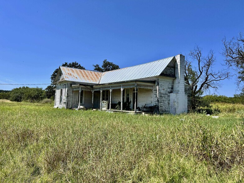 More Photos Of 17662 US 87 Hwy, Fredericksburg Flex For Sale
