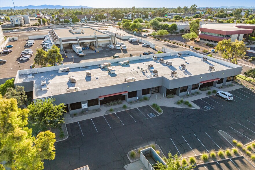 More Photos Of 2410 W Royal Palm Rd, Phoenix Light Manufacturing For Sale