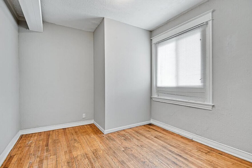 More Photos Of 1114 E Armour Blvd, Kansas City Apartments For Sale