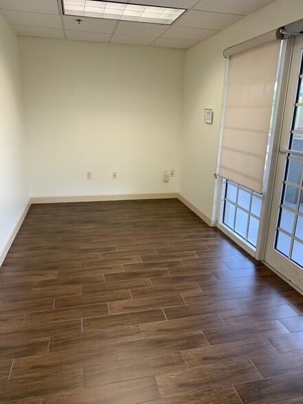 More Photos Of 2201-2225 N Commerce Pky, Weston Unknown For Lease