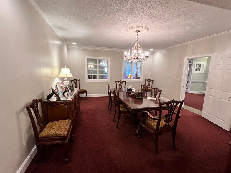 More Photos Of 313 N Main St, Simpsonville Freestanding For Sale