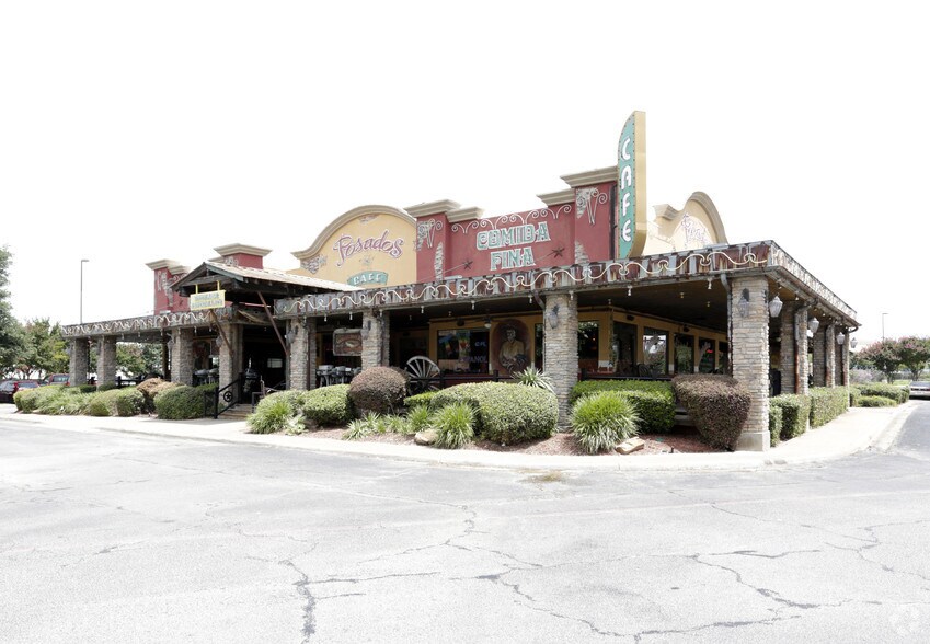 More Photos Of 4000 Towne Crossing Blvd, Mesquite Restaurant For Lease