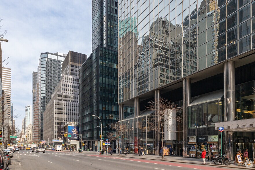 More Photos Of 805 Third Ave, New York Office For Lease