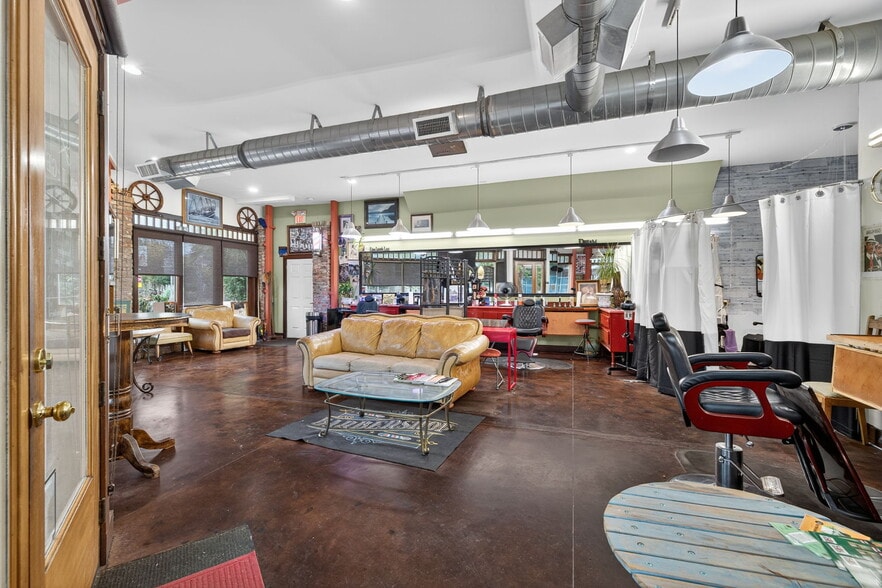 More Photos Of 3300 Broadway St, Sacramento Storefront Retail Office For Lease