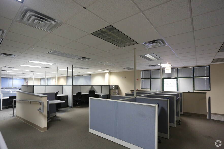 More Photos Of 2070 Little Hills Expy, Saint Charles Office For Sale