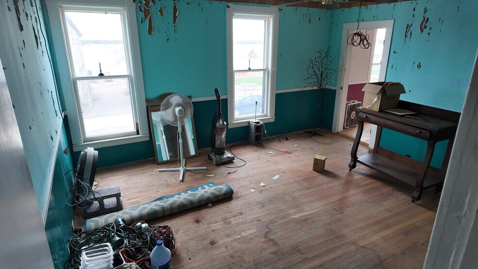 More Photos Of 335 Riverside Dr, Clayton Hotel For Sale