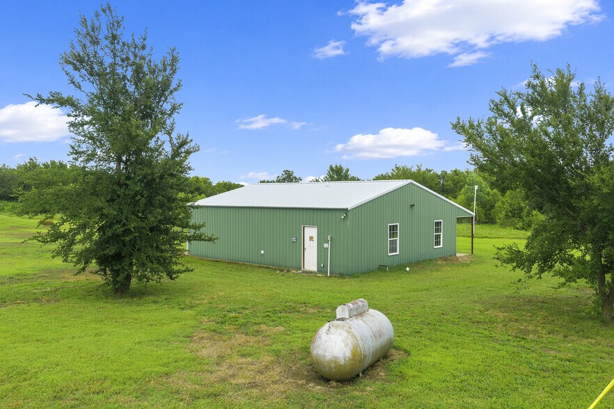 More Photos Of 22900 W Skelly Rd, Haskell Light Manufacturing For Sale