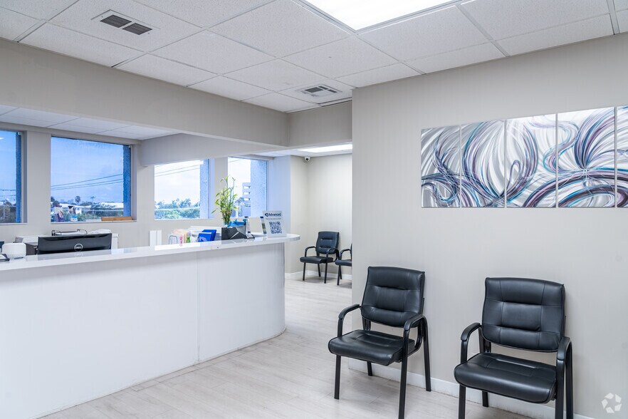 More Photos Of 2425 E Commercial Blvd, Fort Lauderdale Medical For Lease