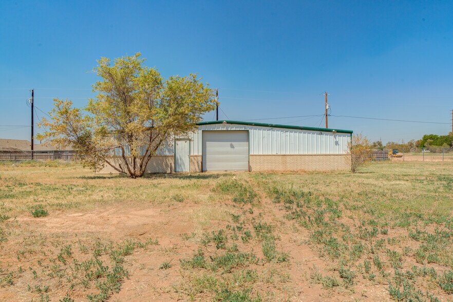 More Photos Of 510 Valencia Ave, Lubbock Warehouse For Sale