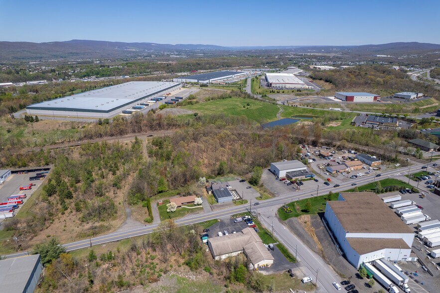 More Photos Of 900 Oak St, Pittston Showroom For Sale