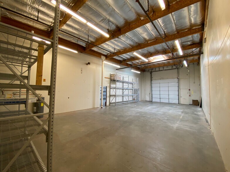 More Photos Of 5793 Skylane Blvd, Windsor Warehouse For Lease