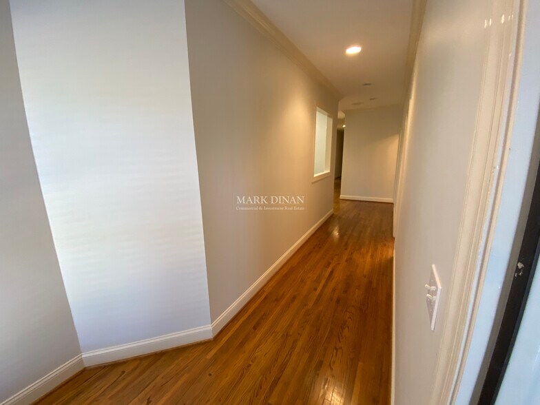 More Photos Of 2224 Cahaba Valley Dr, Birmingham Office For Lease