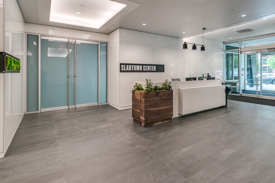 More Photos Of 2055 NW Savier St, Portland Office For Lease